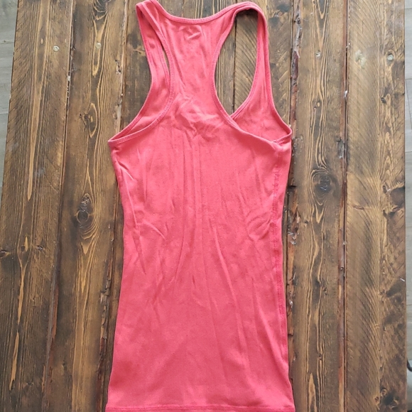 Too small - Picture 3 of 3